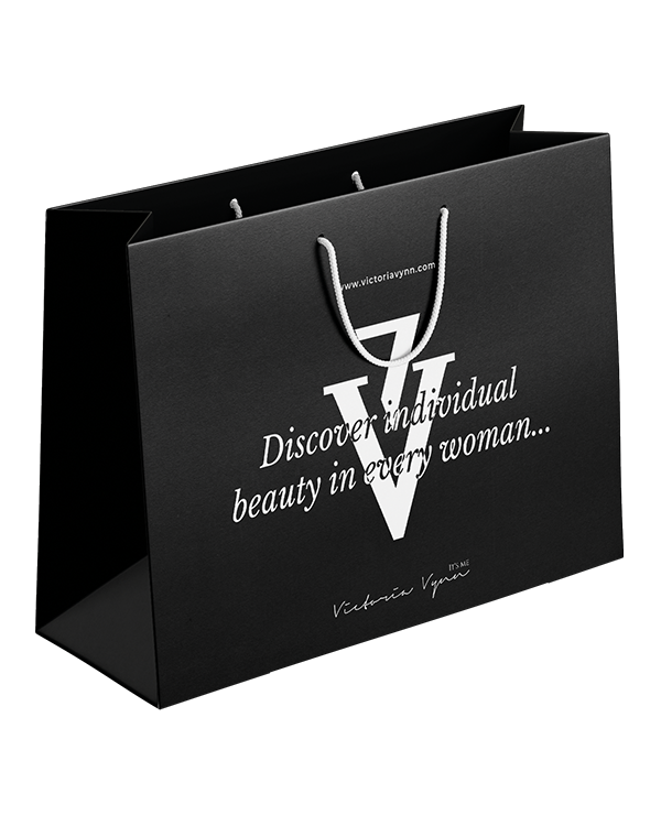 TOREBKA PREZENTOWA czarna z logo Victoria Vynn - kopia - VICTORIA VYNN